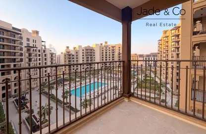 Apartment - 2 Bedrooms - 2 Bathrooms for rent in Al Jazi 3 - Madinat Jumeirah Living - Umm Suqeim - Dubai