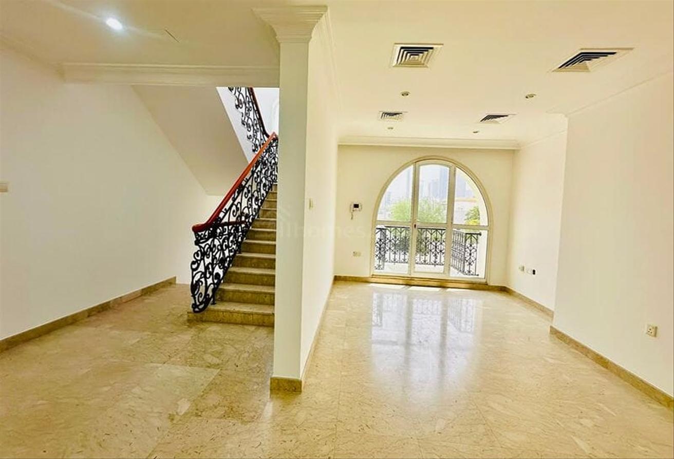 Large 5 bedroom | 2 maids + Driver's room photo 5