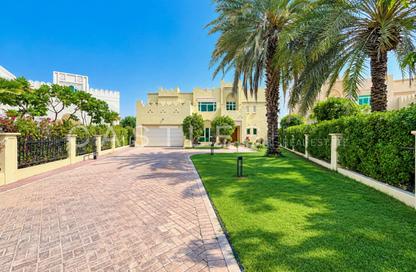 Villa - 4 - 5 for rent in Jumeirah Islands Townhouses - Jumeirah Heights - Jumeirah Islands - Dubai