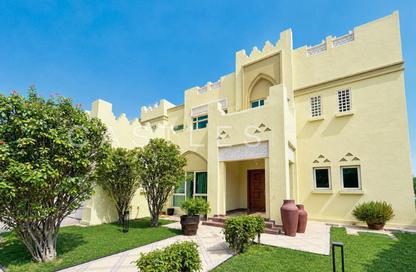 Villa - 4 - 5 for rent in Jumeirah Islands Townhouses - Jumeirah Heights - Jumeirah Islands - Dubai