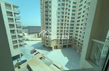 Apartment - 1 Bedroom - 1 Bathroom for rent in Mazaya 2 - Queue Point - Liwan - Dubai