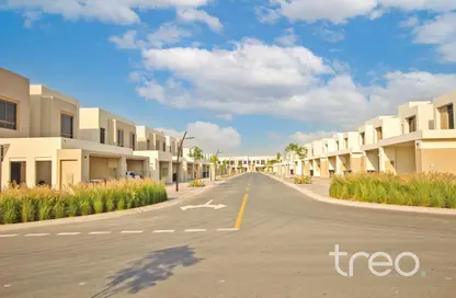 Villa - 3 Bedrooms - 4 Bathrooms for rent in Zahra Townhouses - Town Square - Dubai