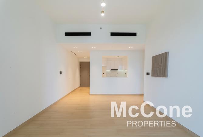 2-bed apartment in Binghatti Heights · Vacant · Corner unit — photo 3