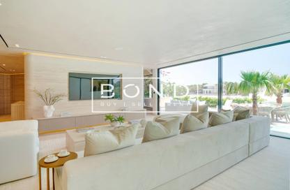 Villa - 5 Bedrooms - 6 Bathrooms for sale in Garden Homes Frond L - Garden Homes - Palm Jumeirah - Dubai