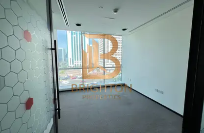 مكتب - استوديو - 4 حمامات للايجار في الدانه - أبوظبي