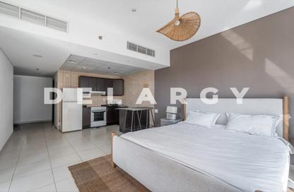 Apartment - Studio - 1 Bathroom for rent in The Royal Oceanic - Dubai Marina - Dubai