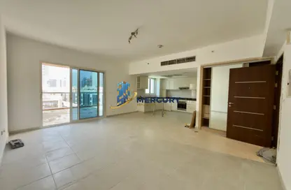 Apartment - 1 Bathroom for rent in Oxford Building - District 14 - Jumeirah Village Circle - Dubai