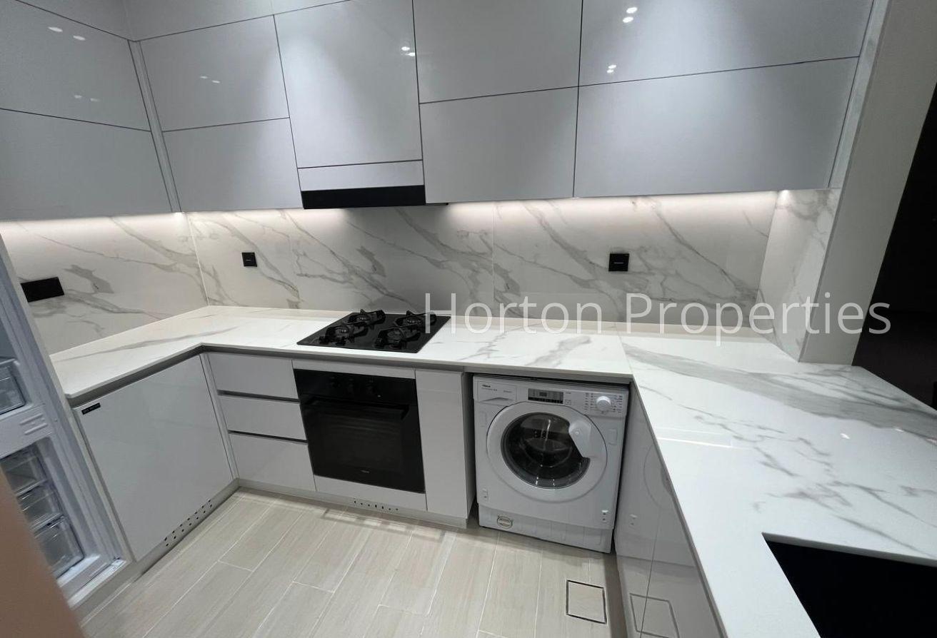 MODERN FINISHES I FITTED KITCHEN I VACANT photo 5