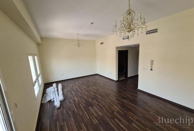 71117647 - Property Image 2