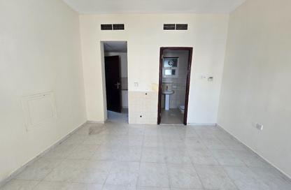 Apartment - Studio - 1 Bathroom for rent in Muwailih Building - Muwaileh - Sharjah