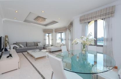 Villa - 4 Bedrooms - 5 Bathrooms for sale in Garden Homes Frond O - Garden Homes - Palm Jumeirah - Dubai