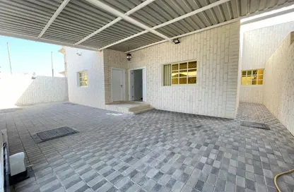 Villa - 4 Bedrooms - 5 Bathrooms for rent in Al Dhait South - Al Dhait - Ras Al Khaimah