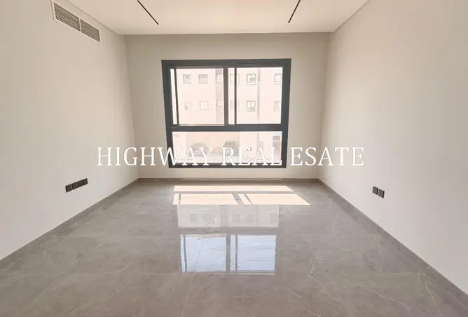 156010381 - Property Image 2