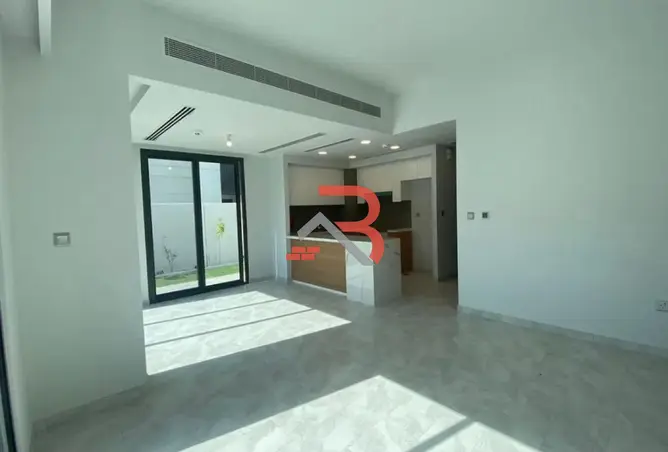 156010240 - Property Image 3