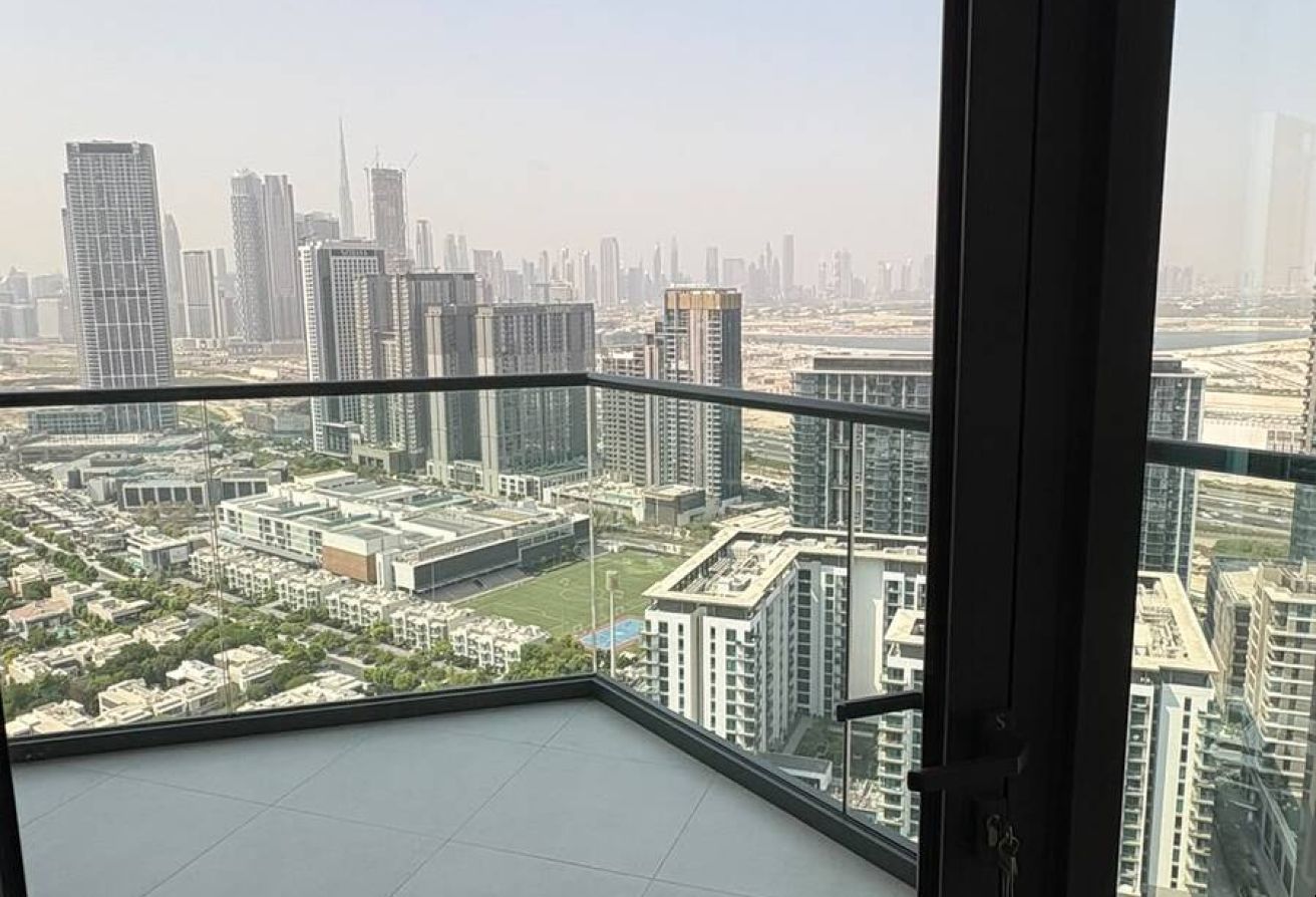 180° Skyline Views | Study +Maids +Storage +Powder — image 23