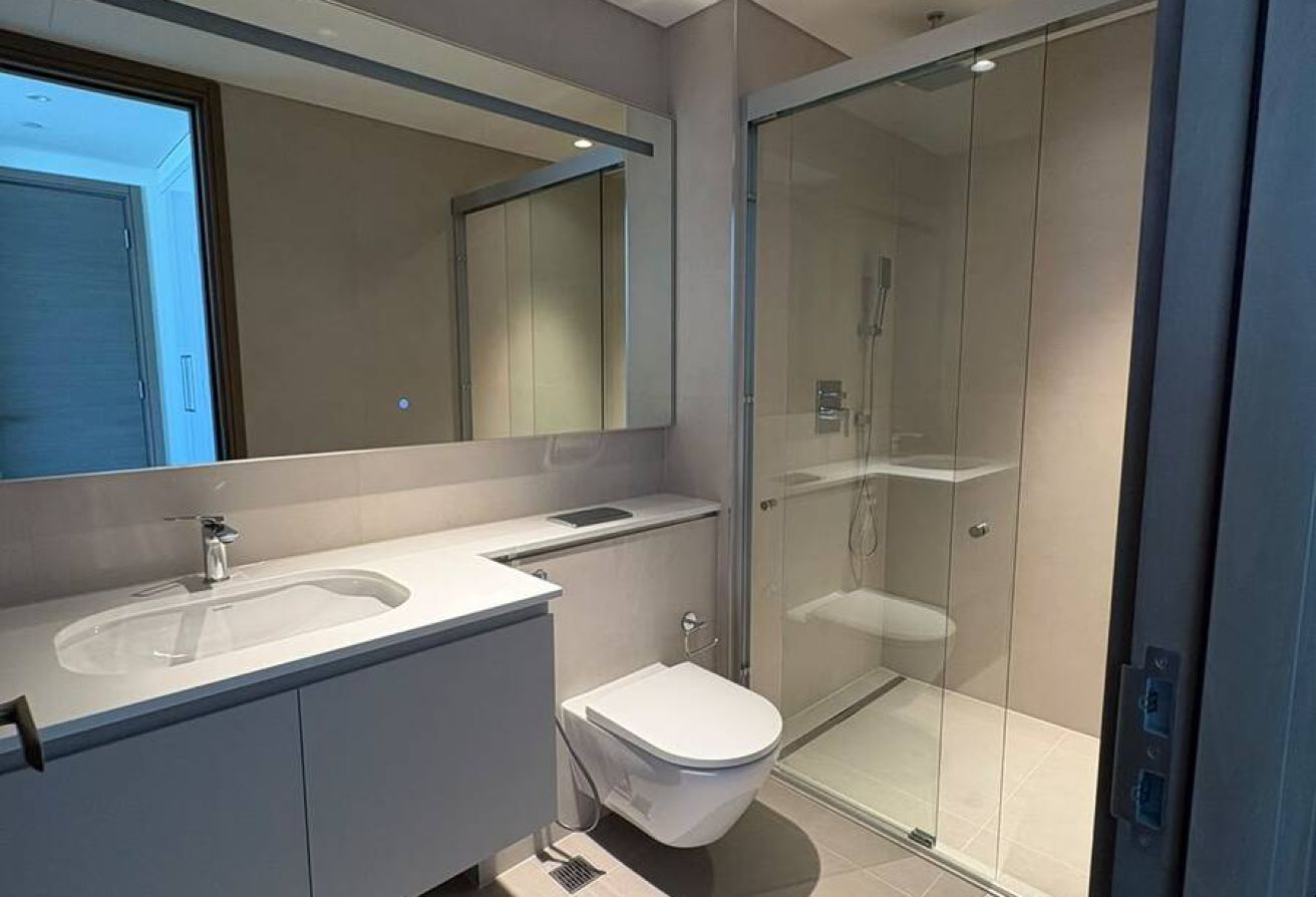 180° Skyline Views | Study +Maids +Storage +Powder — image 20