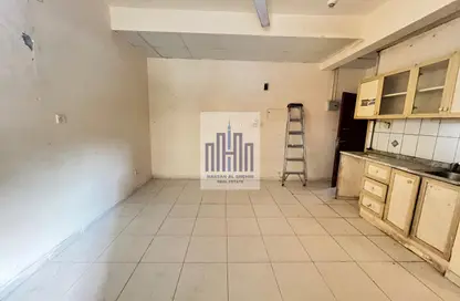 شقة - 1 حمام للايجار في طريق فاير ستاشن - مويلح - الشارقة