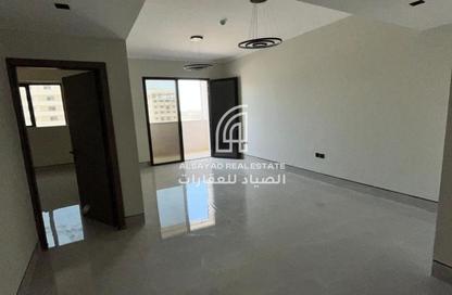 عمارة بالكامل - 8 غرف نوم - 1 حمام للبيع في الفلاح - تجارية مويلح - الشارقة