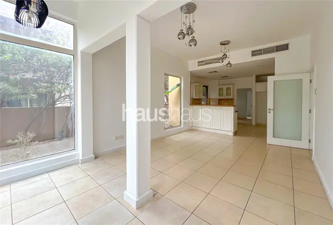 91814381 - Property Image 2