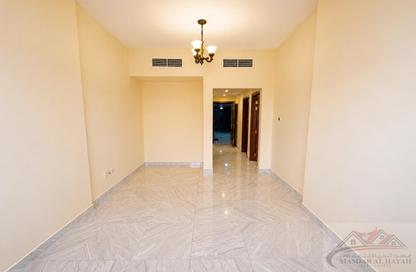 Apartment - 1 Bedroom - 2 Bathrooms for rent in Muwaileh 29 Building - Muwaileh - Sharjah