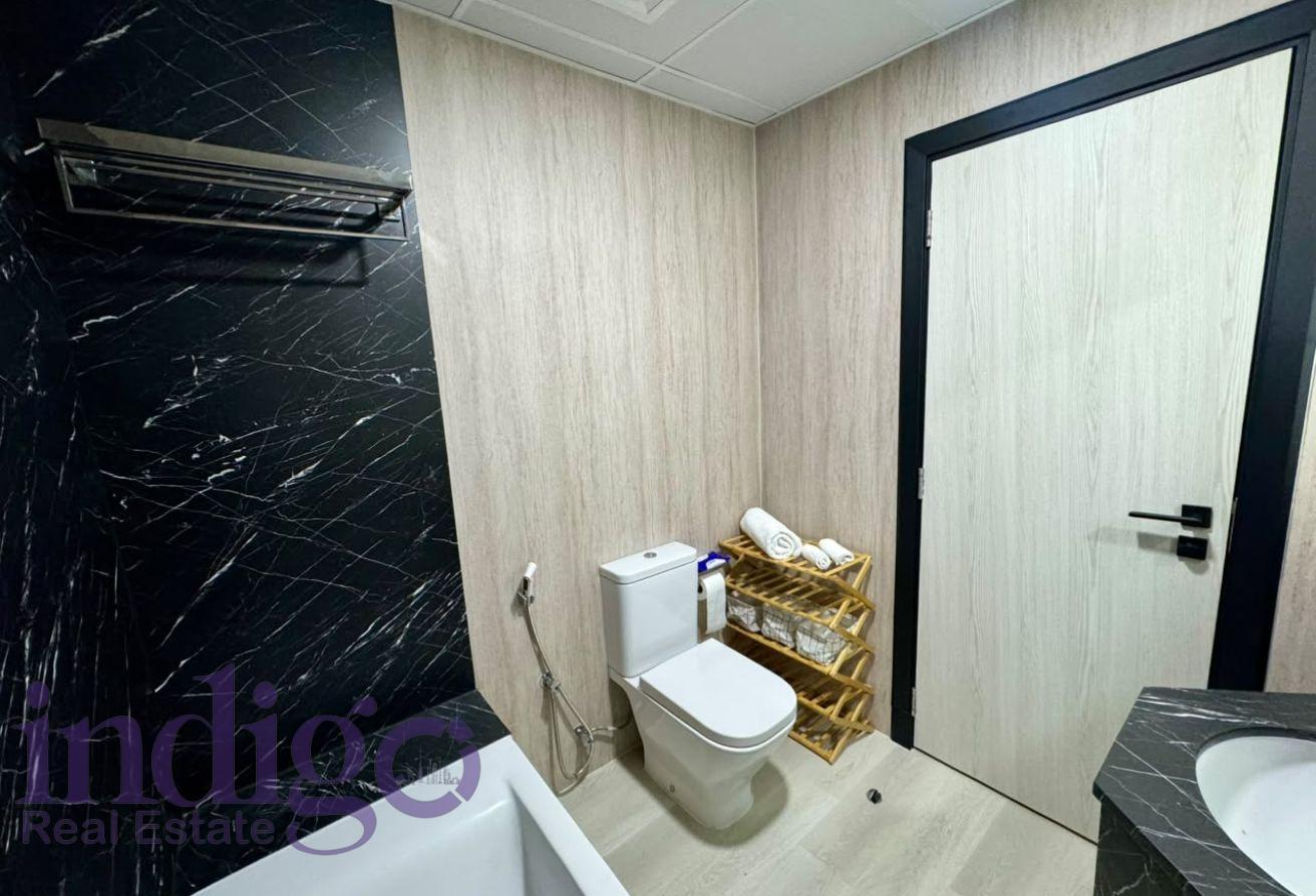 Furnished | Chiller Free | 1 Min to Metro photo 12