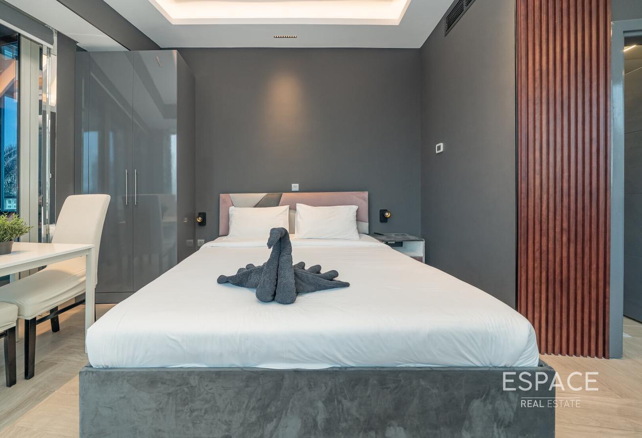 Upgraded | All bills icluded | Fully Furnished photo 9