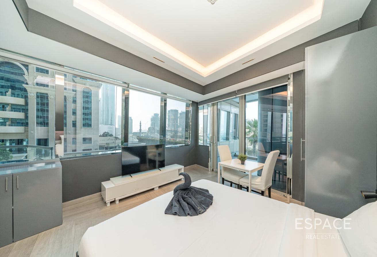 Upgraded | All bills icluded | Fully Furnished photo 10