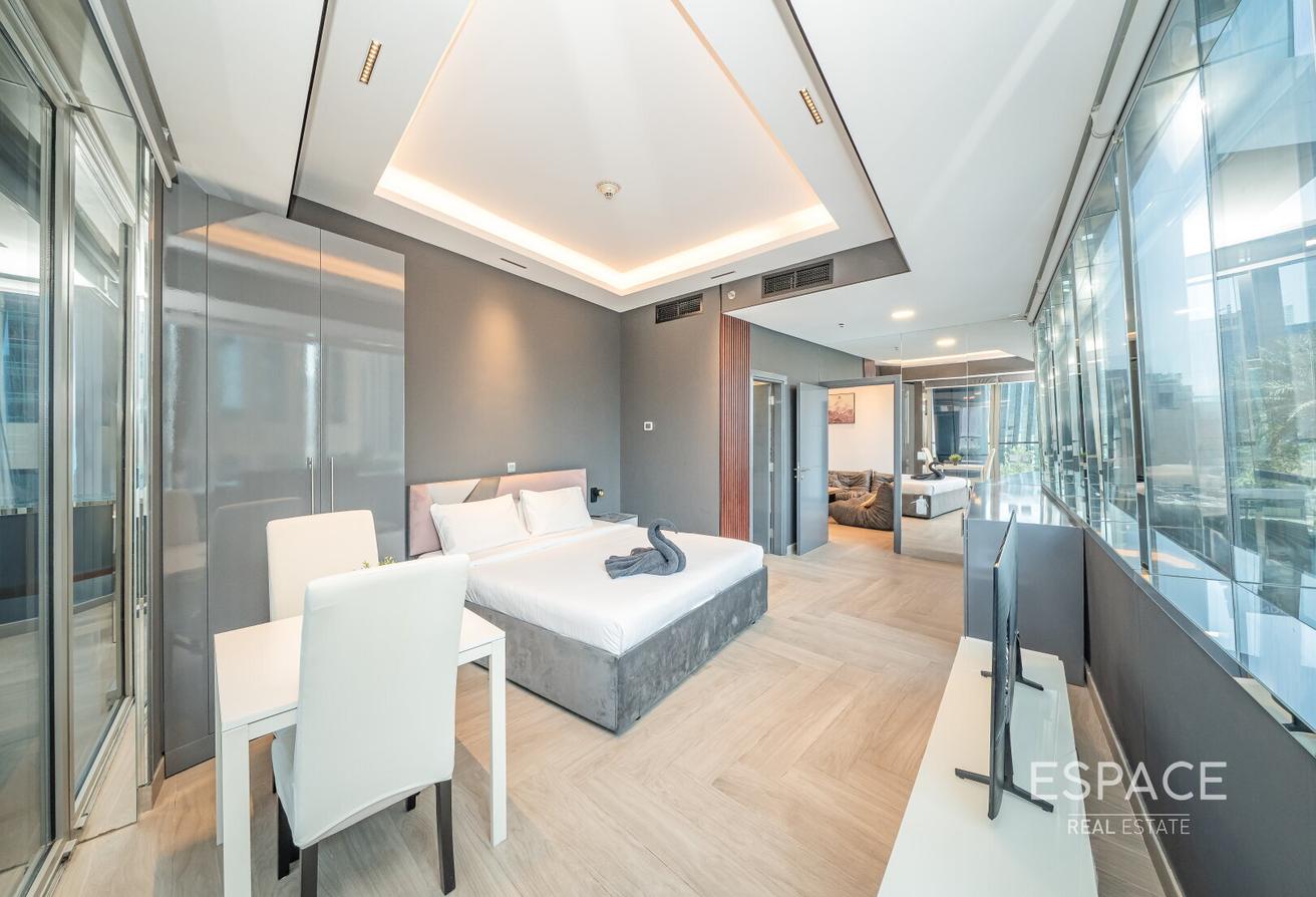 Upgraded | All bills icluded | Fully Furnished photo 8