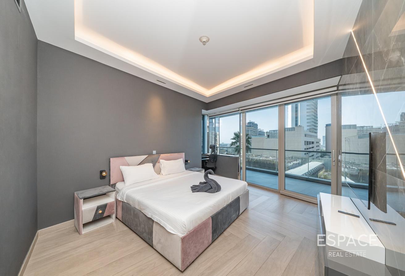Upgraded | All bills icluded | Fully Furnished photo 12