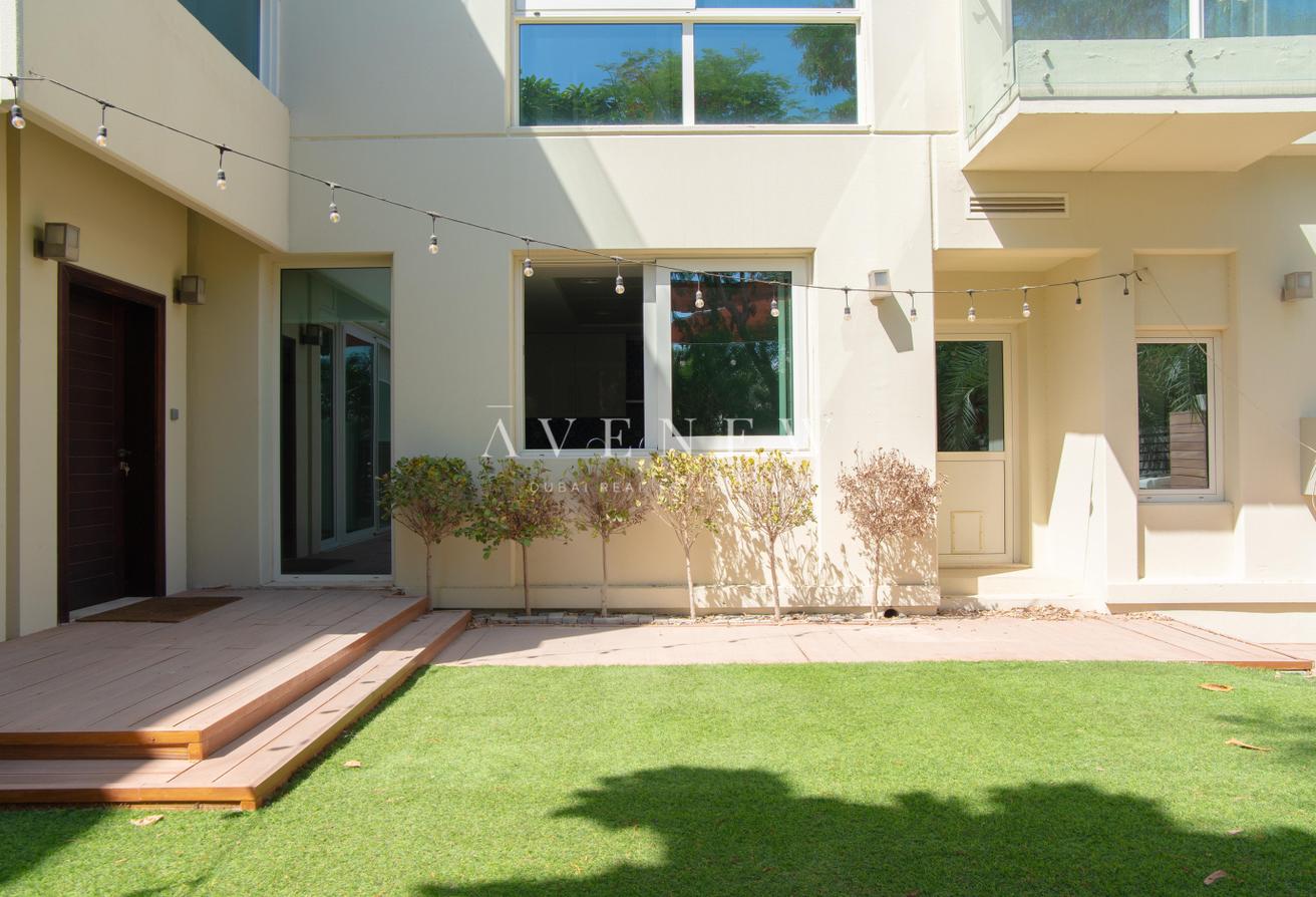 Bright & Spacious 3BR Villa | The Sustainable City photo 5