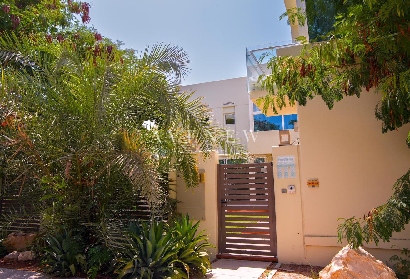 Bright & Spacious 3BR Villa | The Sustainable City photo 24