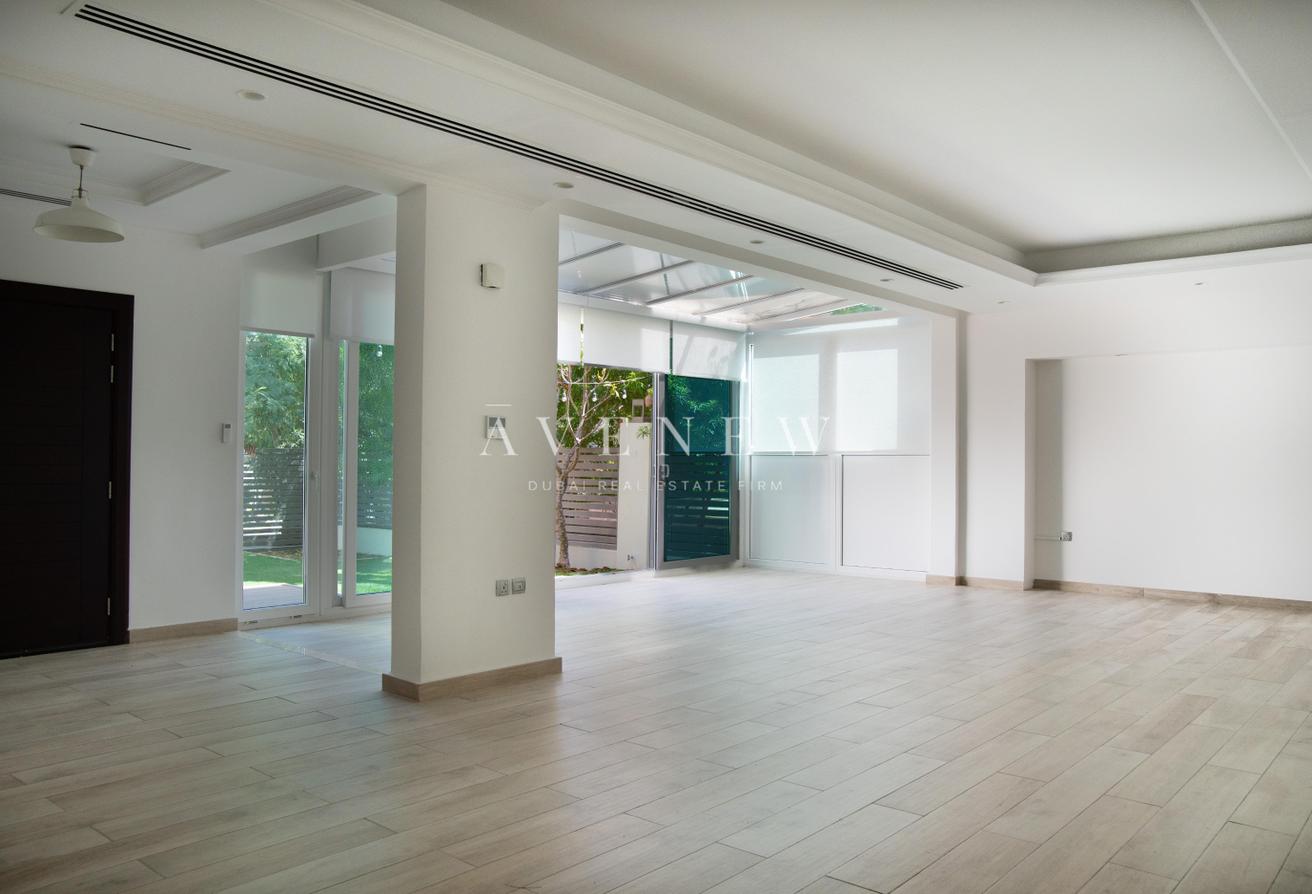 Bright & Spacious 3BR Villa | The Sustainable City photo 2
