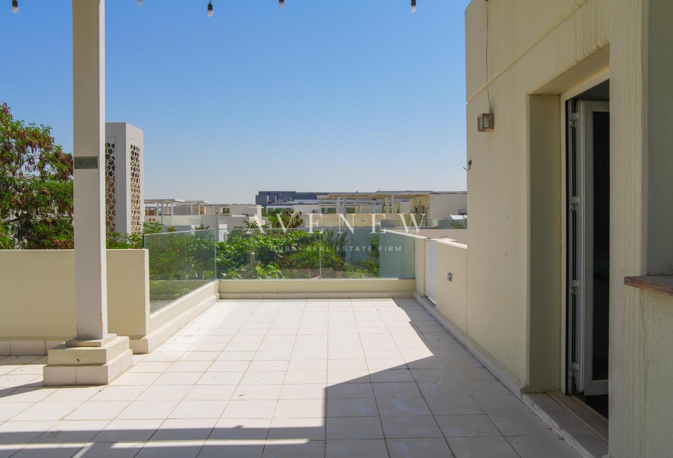 Bright & Spacious 3BR Villa | The Sustainable City photo 7