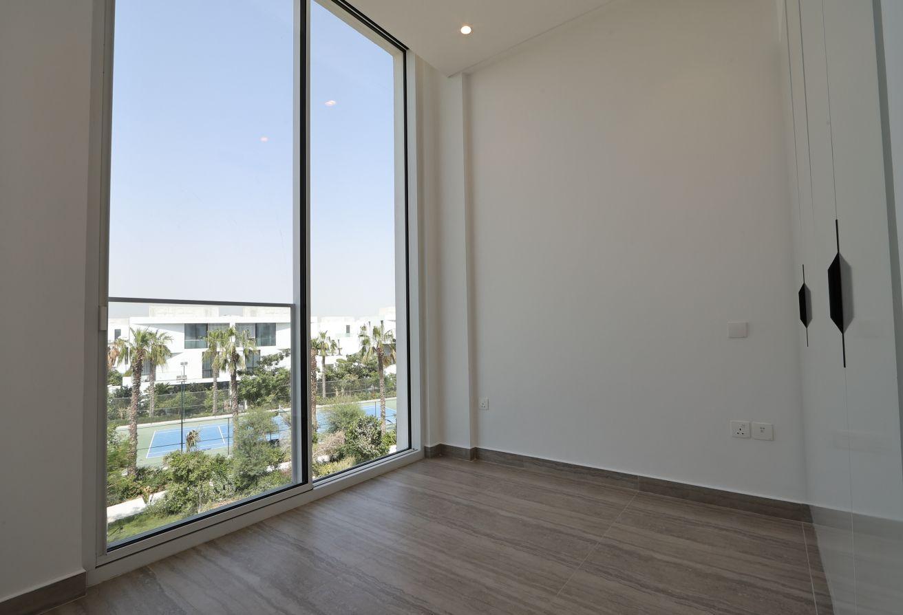 Elegant Unfurnished 4BR Villa | Al Barari photo 19