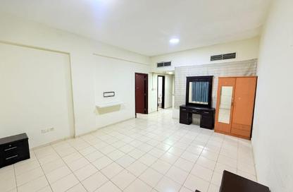 Apartment - 1 Bedroom - 2 Bathrooms for rent in Building Z03 - England Cluster - International City - Dubai
