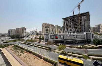Apartment - 2 - 3 for rent in Mazaya 10B - Queue Point - Liwan - Dubai