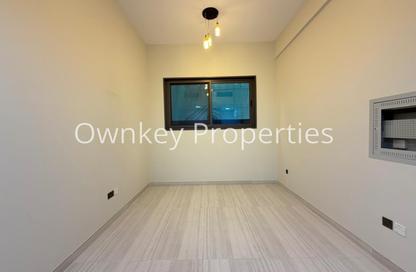 Apartment - Studio - 1 Bathroom for rent in Al Karama Sqaure - Al Karama - Dubai