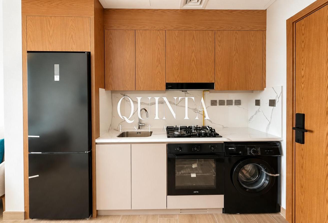 Fully Furnished | New Building | Vacant photo 6