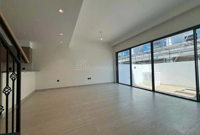 77387798 - Property Image 3