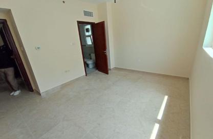 Apartment - 1 Bedroom - 2 Bathrooms for rent in Al Qulaya'ah - Al Sharq - Sharjah