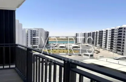 Apartment - 1 Bedroom - 1 Bathroom for sale in Waters Edge - Yas Island - Abu Dhabi Apartment - 1 Bedroom - 1 Bathroom for sale in Waters Edge - Yas Island - Abu Dhabi