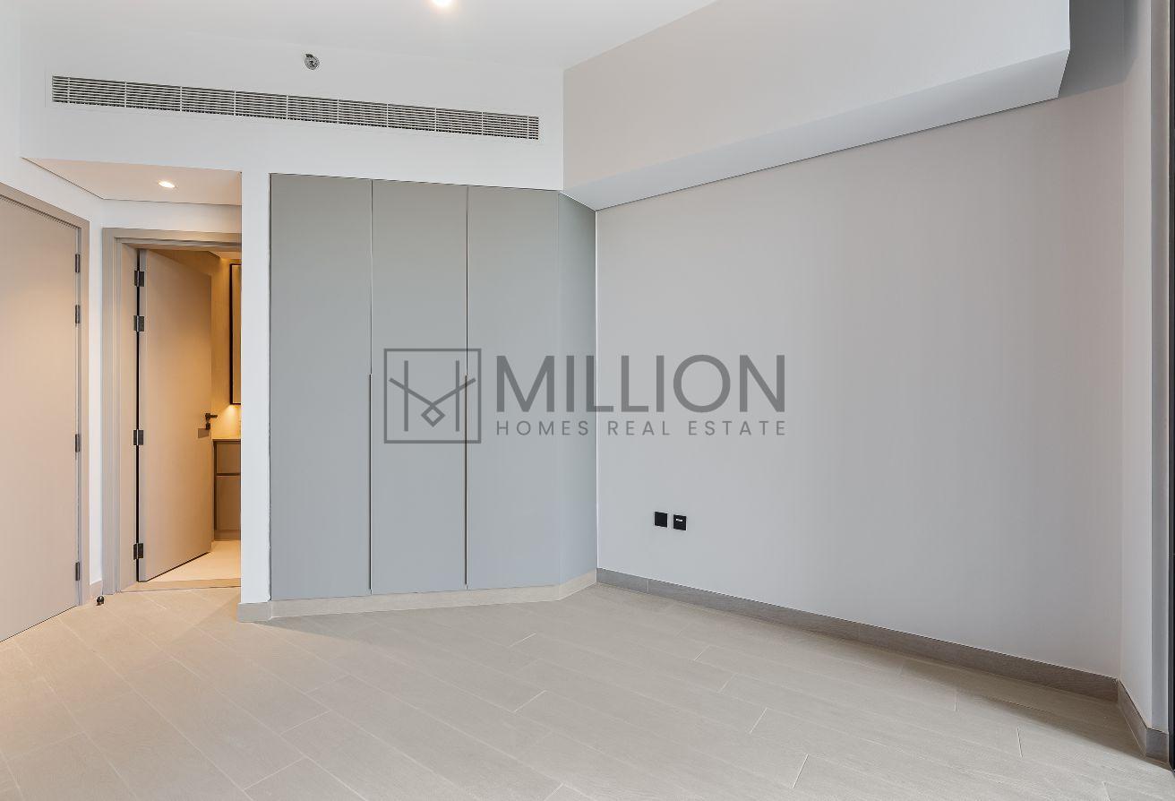 Brand New | City and Park Views | Vacant photo 4