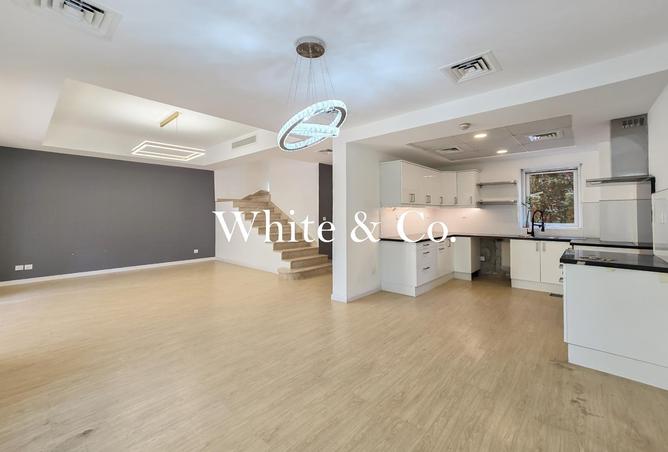 Vacant | Upgraded & Extended | Landscaped