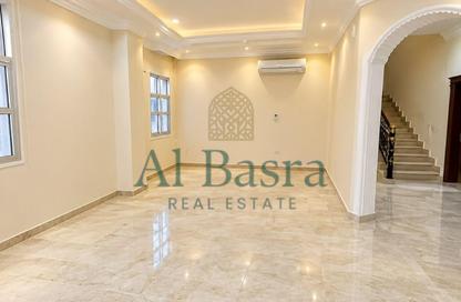 Villa - 5 - 5 for rent in Al Markhaniya - Al Ain