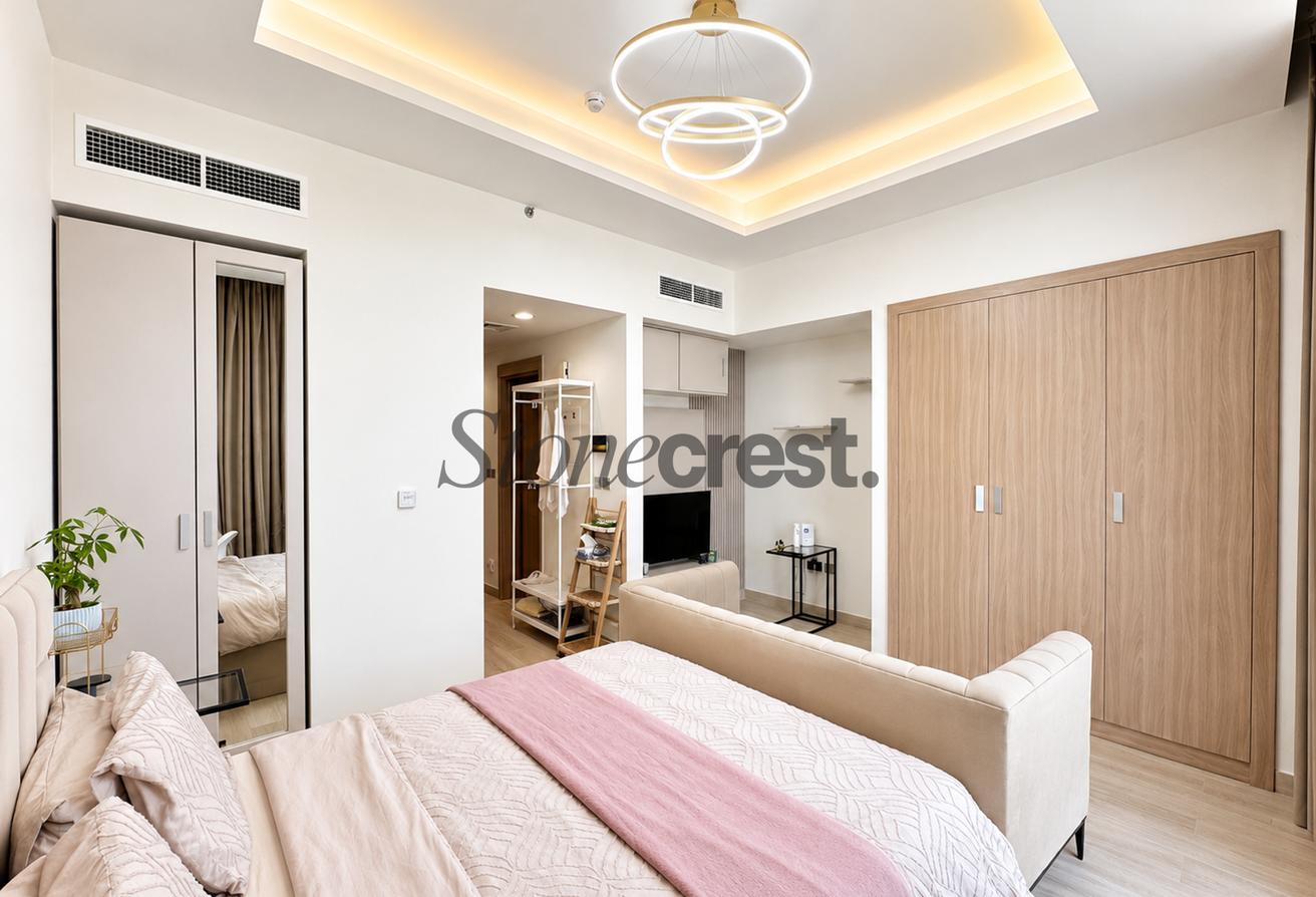 12 Cheques | Furnished | Vacant | Pool view photo 5