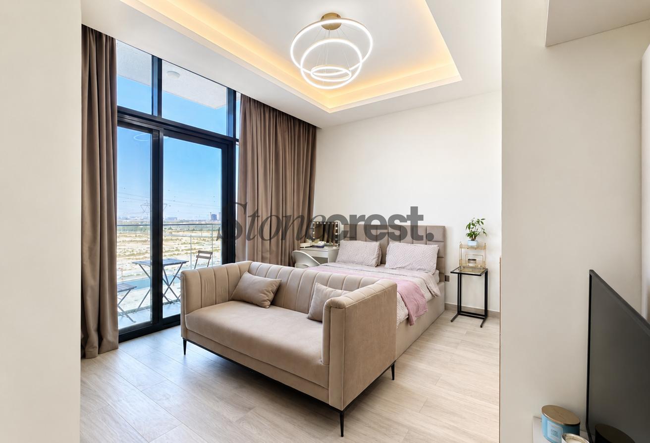 12 Cheques | Furnished | Vacant | Pool view photo 3