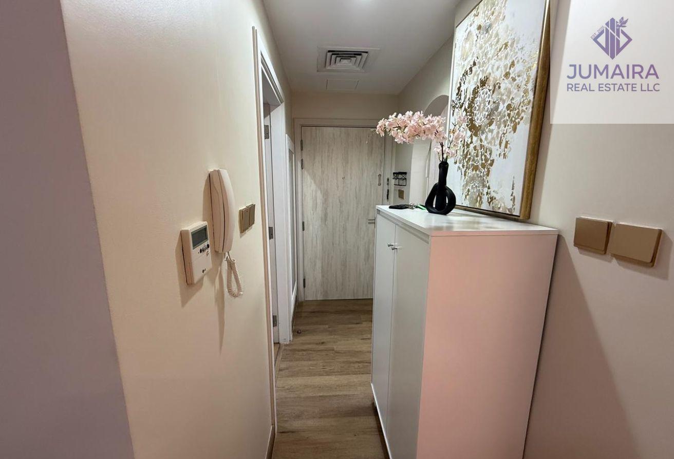 Luxury Upgraded Studio | High-End Furniture |
