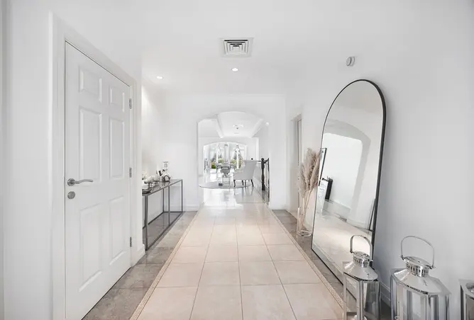 155571202 - Property Image 2