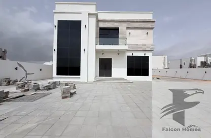 Villa - 4 Bedrooms - 5 Bathrooms for rent in Al Aweer 1 - Al Aweer - Dubai