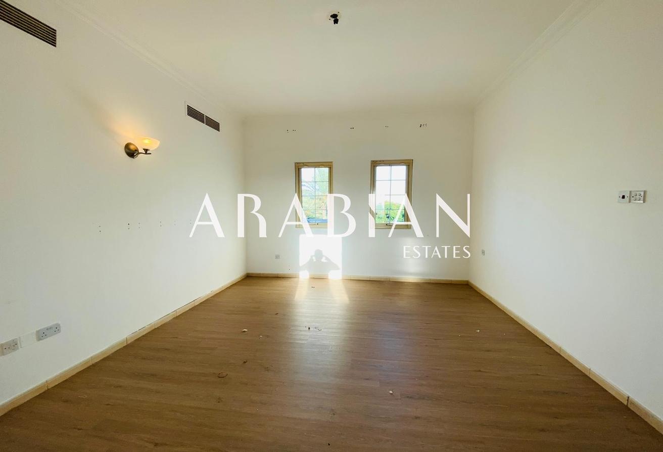 Master View Layout | Marina Skyline View | Vacant photo 13
